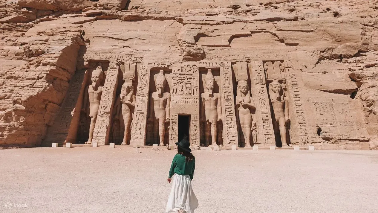 Tour a Asuán desde Luxor con Abu Simbel y la Isla de Philae