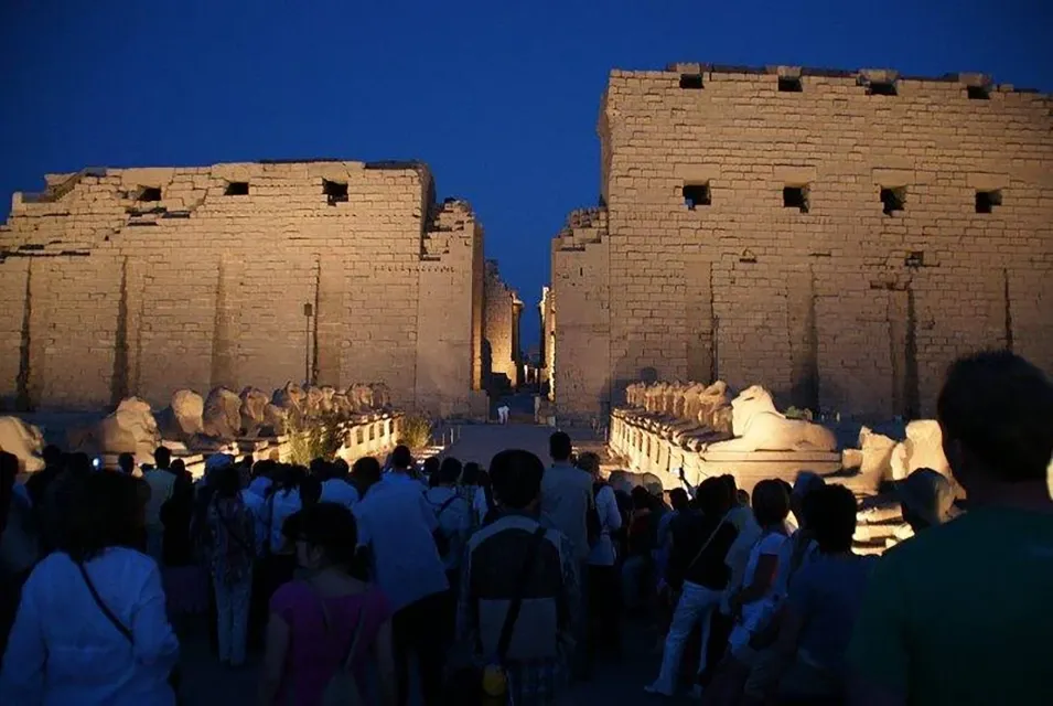 Espectáculo de luz y sonido en el Templo de Karnak